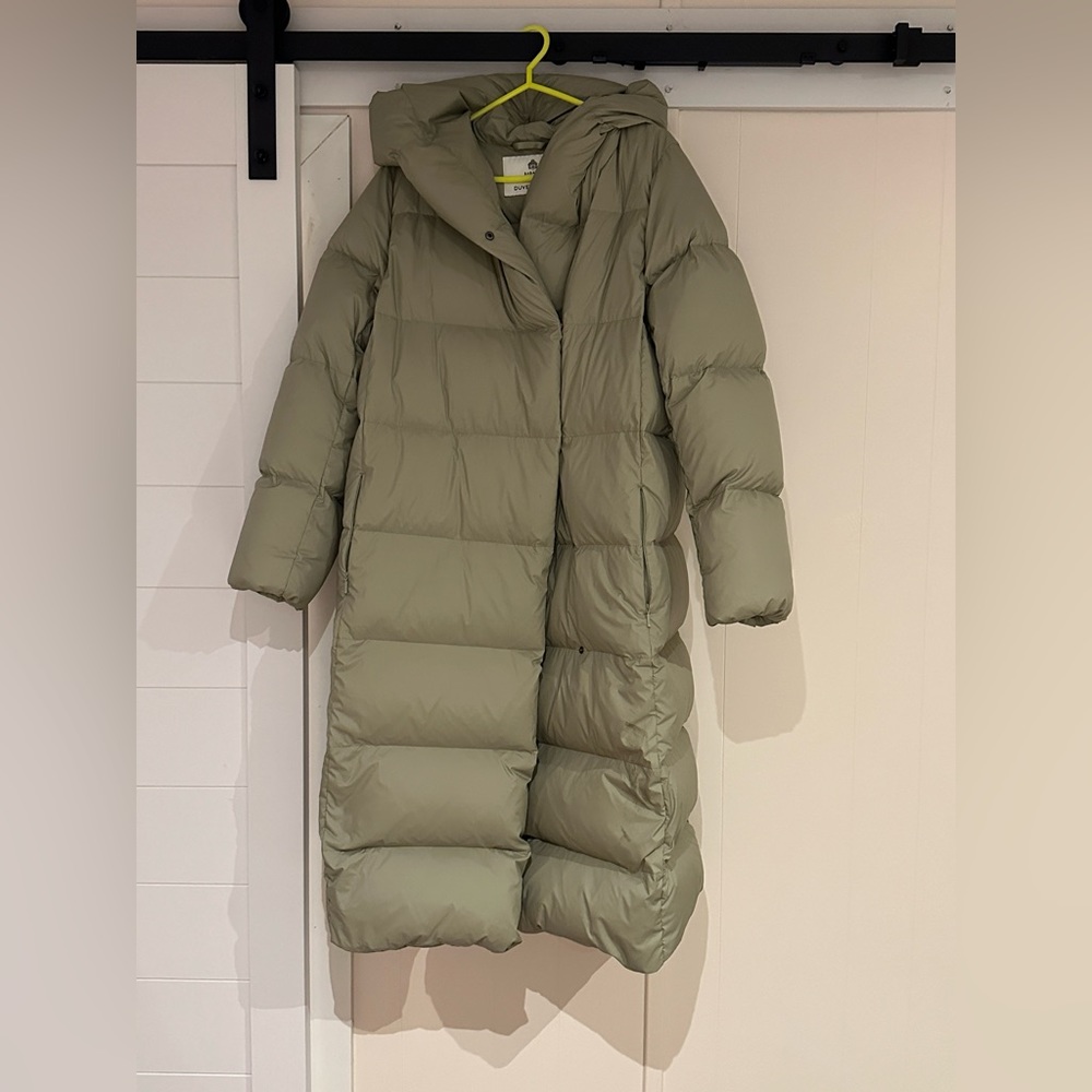 Aritzia Babaton - The Duvet Puffer